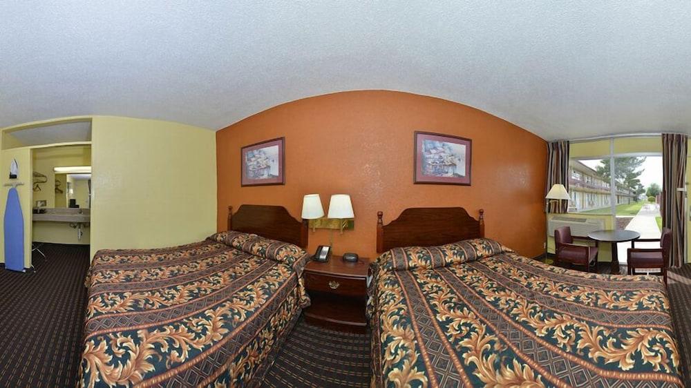 Econo Lodge Carlsbad Caverns Area Exterior photo